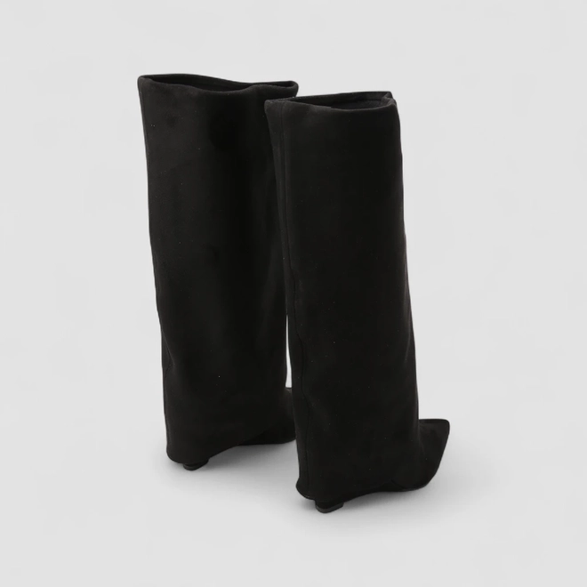 Bota Feminina Gabriela Cano Alto Camurça Detalhe Capa Preto