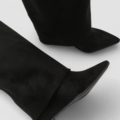 Bota Feminina Gabriela Cano Alto Camurça Detalhe Capa Preto