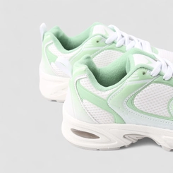Tênis Esportivo Feminino Vertus Recortes Verde & Branco
