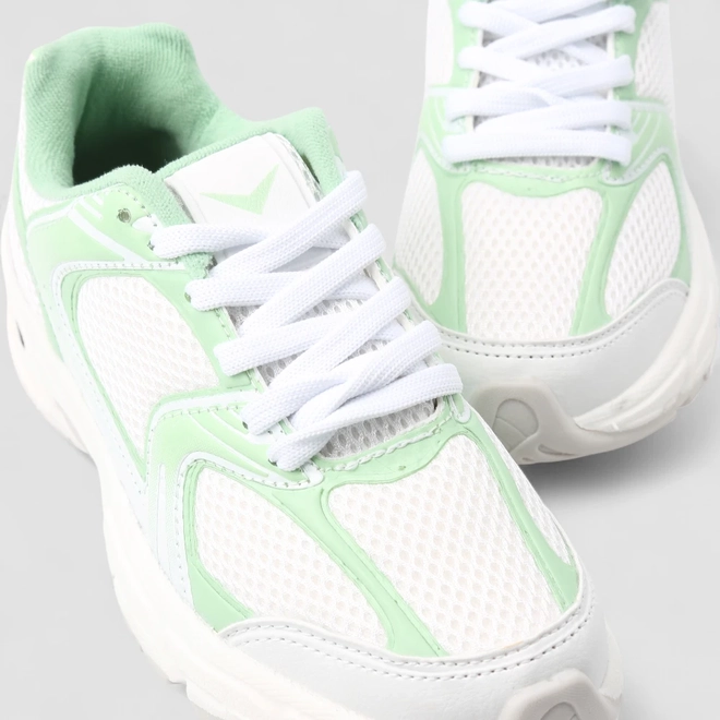 Tênis Esportivo Feminino Vertus Recortes Verde & Branco