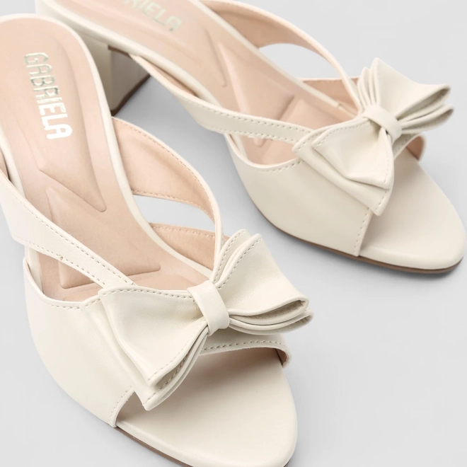 Tamanco Feminino Gabriela Salto Bloco Detalhe Laço Off White