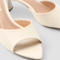 Tamanco Feminino Gabriela Salto Geométrico Off White