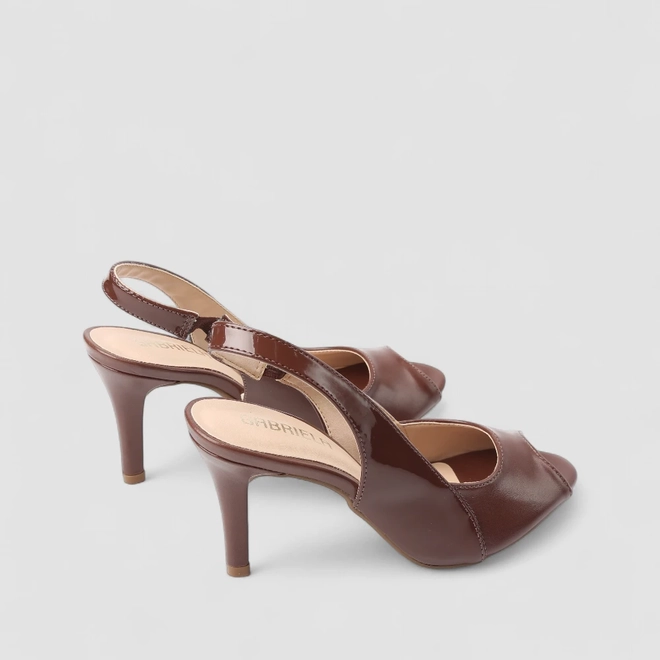 Peep Toe Slingback Feminino Gabriela Verniz Marrom