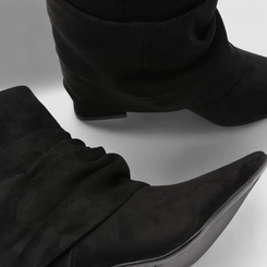 Bota Slouchy Feminina Gabriela Drapeada Detalhe Capa Preto