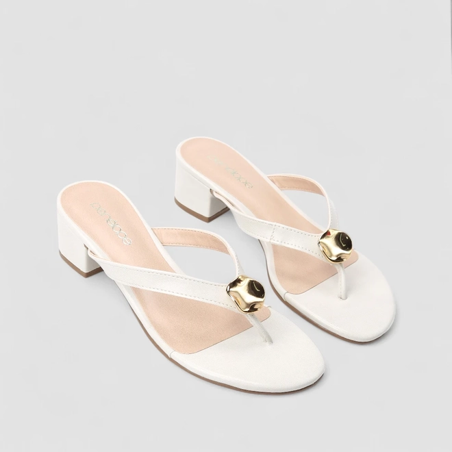 Tamanco Feminino Penélope Enfeite Metálico Dourado Off White