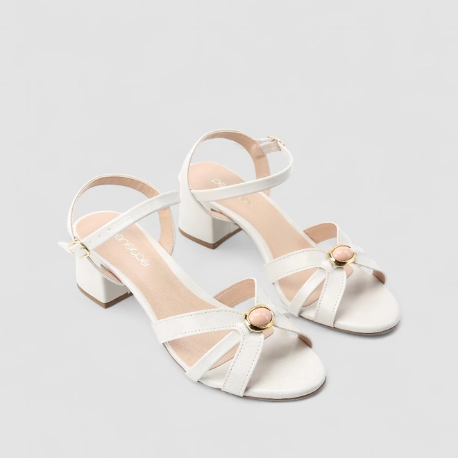 Sandália Feminina Penélope Recorte Vazado Pedraria Off White