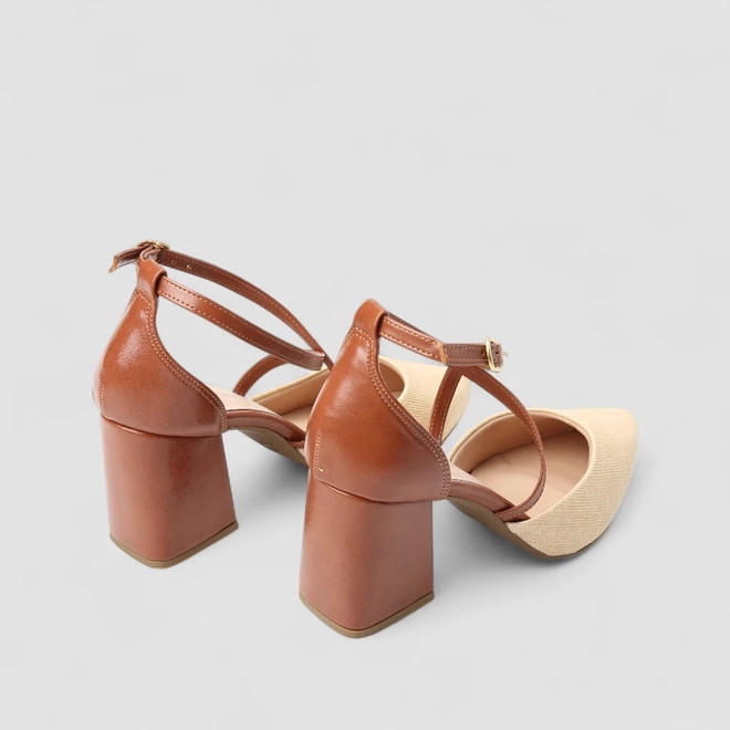 Scarpin Feminino Penélope Salto Bloco Tiras Cruzadas Caramelo & Bege