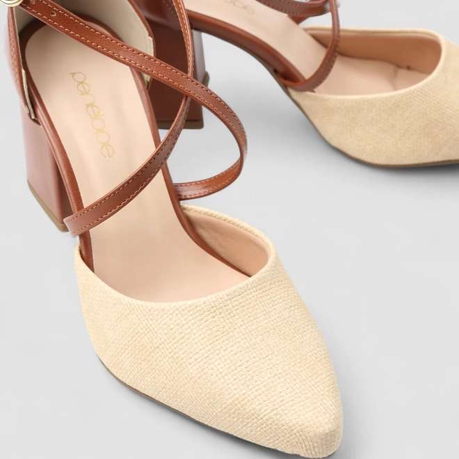 Scarpin Feminino Penélope Salto Bloco Tiras Cruzadas Caramelo & Bege