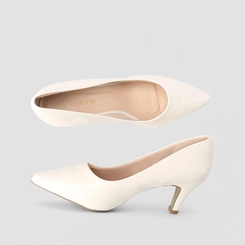 Scarpin Feminino Penélope Salto Médio Fino Off White
