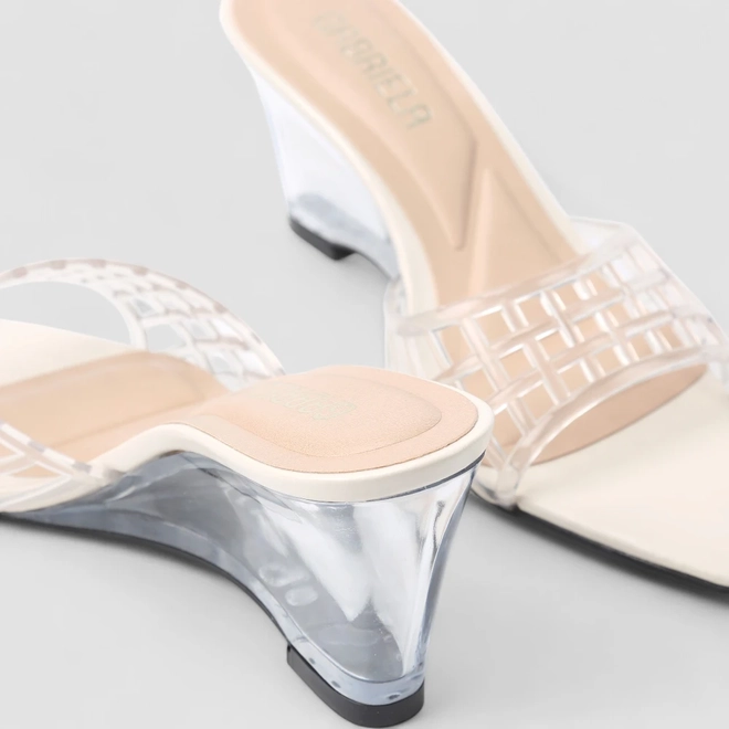 Tamanco Feminino Gabriela Anabela Tira Transparente Vazada Off White