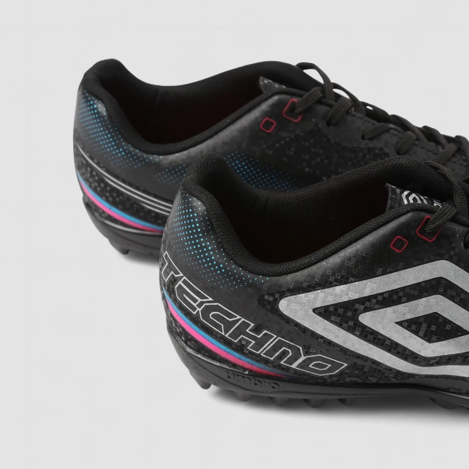Chuteira Masculina Umbro Techno Preta