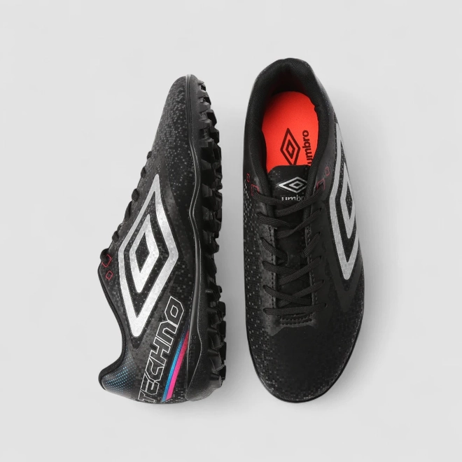 Chuteira Masculina Umbro Techno Preta