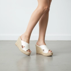 Tamanco Feminino Gabriela Anabela Rafia Off White