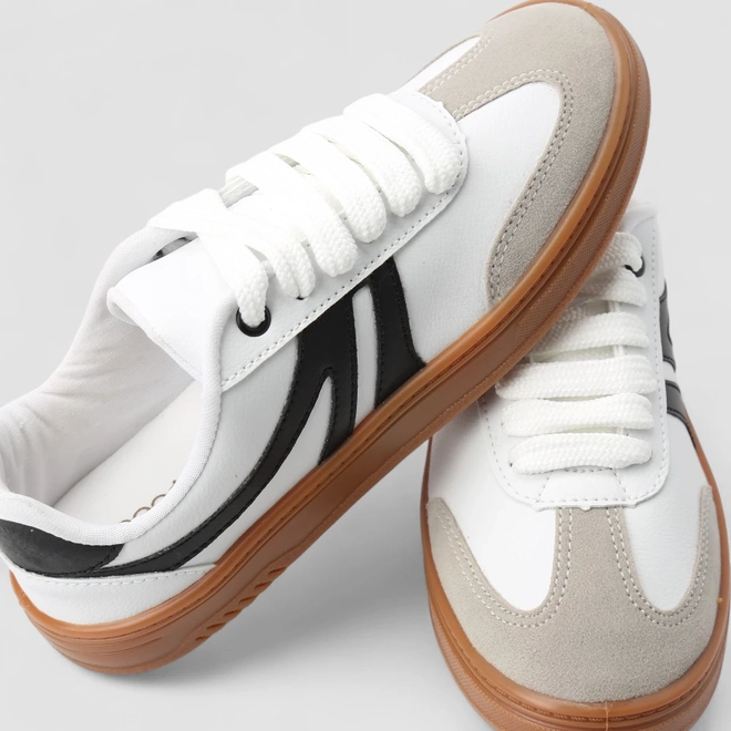 Tênis Casual Feminino Penélope Tiras Estilizadas Branco & Preto