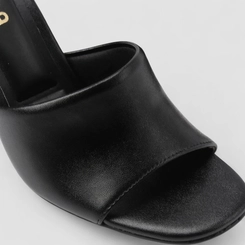 Tamanco Feminino Gabriela Salto Flare Tira Larga Preto