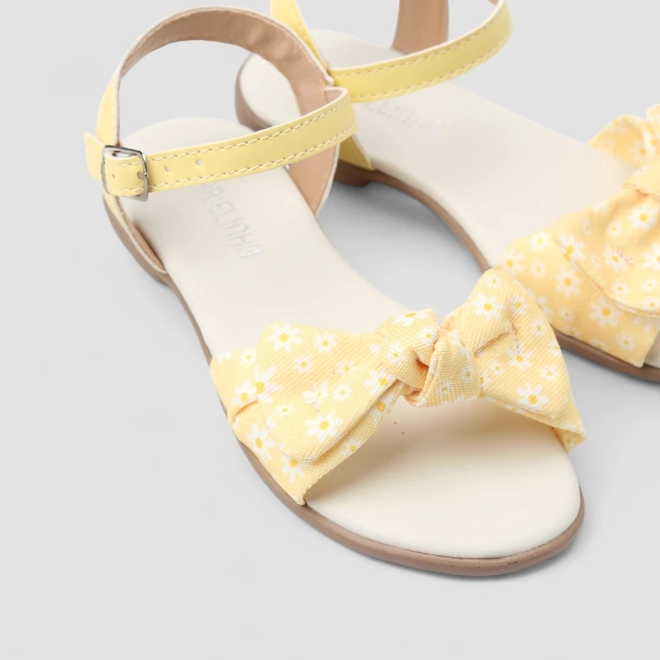 Sandália Infantil Gabrielinha Detalhe Laço Margaridas Amarelo