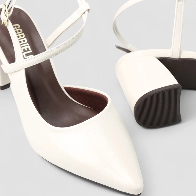 Scarpin Slingback Feminino Gabriela Salto Bloco Off White