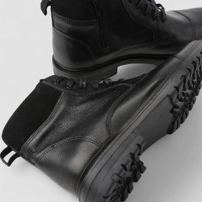 Bota Masculina Bow River Couro Zíper Detalhe Camurça Preta