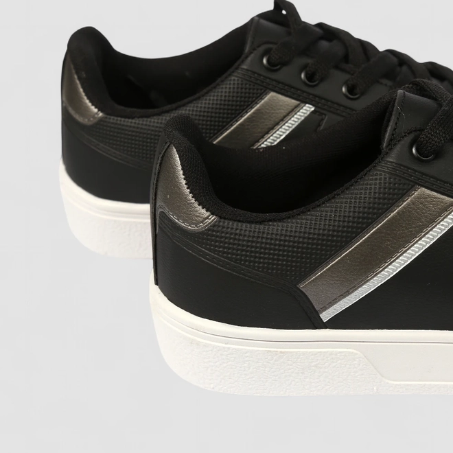 Tênis Casual Masculino Woche Detalhe Prata Preto