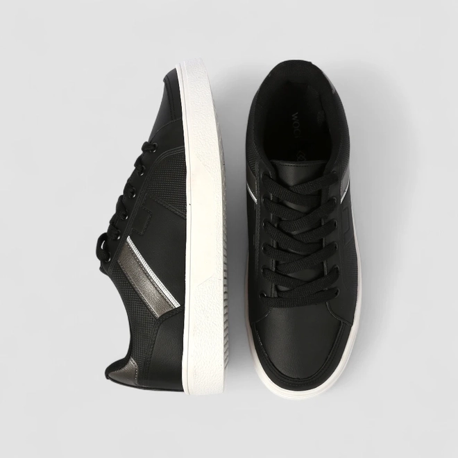 Tênis Casual Masculino Woche Detalhe Prata Preto