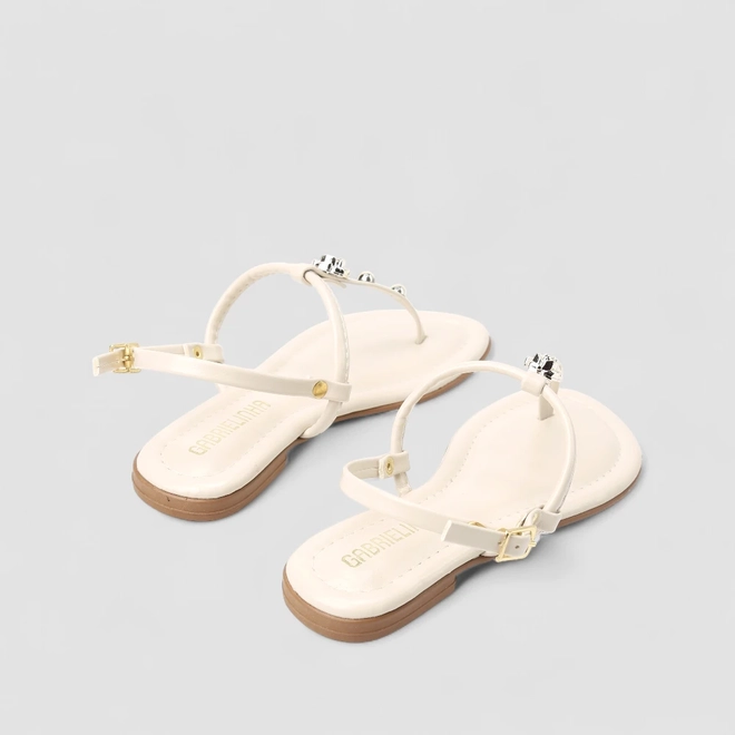 Sandália Rasteira Infantil Gabrielinha Tachas Off White