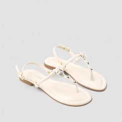 Sandália Rasteira Infantil Gabrielinha Tachas Off White