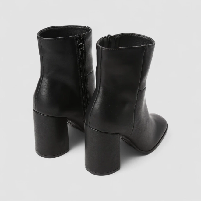 Ankle Boot Feminina Gabriela Salto Bloco Preto