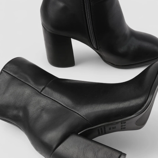 Ankle Boot Feminina Gabriela Salto Bloco Preto