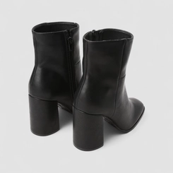 Ankle Boot Feminina Gabriela Salto Bloco Preto