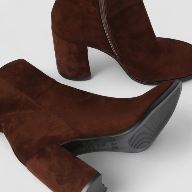 Ankle Boot Feminina Gabriela Camurça Marrom