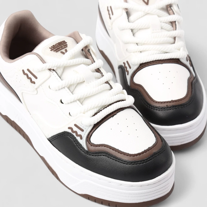 Tênis Casual Feminino Via Marte Detalhe Terrosos Branco