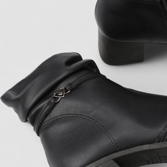 Ankle Boot Feminina Mississipi Detalhe Coração Preto
