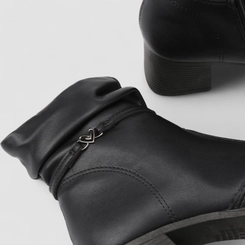 Ankle Boot Feminina Mississipi Detalhe Coração Preto