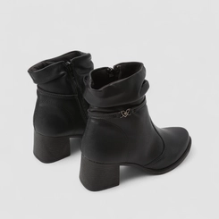Ankle Boot Feminina Mississipi Detalhe Coração Preto