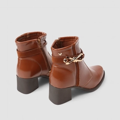 Ankle Boot Feminina Mississipi Verniz Enfeite Metálico Caramelo