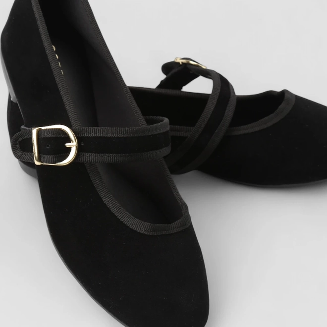 Sapatilha Boneca Feminina Gabriela Camurça Fivela Preto