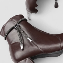 Ankle Boot Feminina Penélope Salto Bloco Strass Marrom