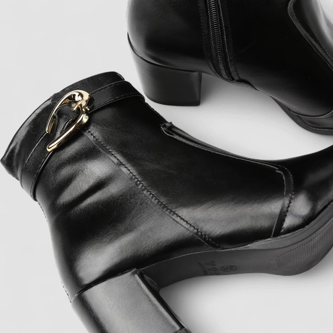 Ankle Boot Feminina Penélope Salto Bloco Enfeite Fivela Preto