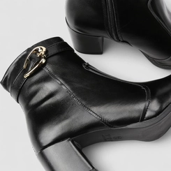 Ankle Boot Feminina Penélope Salto Bloco Enfeite Fivela Preto