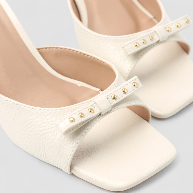 Tamanco Feminino Gabriela Salto Médio Taça Detalhe Laço Off White