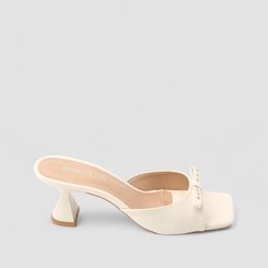 Tamanco Feminino Gabriela Salto Médio Taça Detalhe Laço Off White