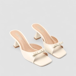 Tamanco Feminino Gabriela Salto Médio Taça Detalhe Laço Off White
