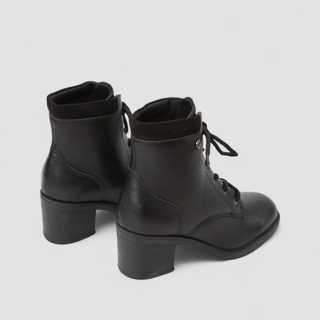 Ankle Boot Feminina Quiz Salto Bloco Couro Detalhe Camurça Preta