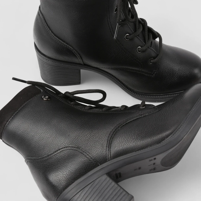 Ankle Boot Feminina Quiz Salto Bloco Couro Detalhe Camurça Preta