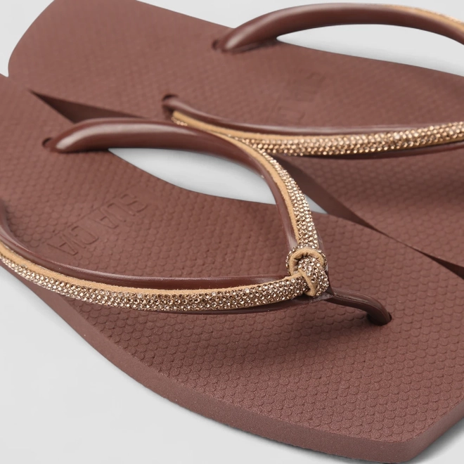 Chinelo Feminino Sua Cia Strass Marrom