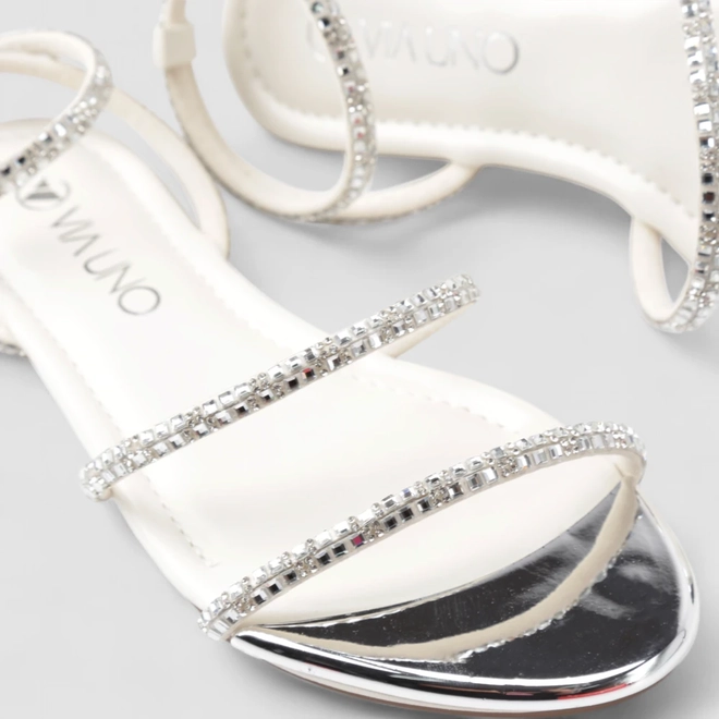 Sandália Rasteira Feminina Via Uno Tiras Strass Off White
