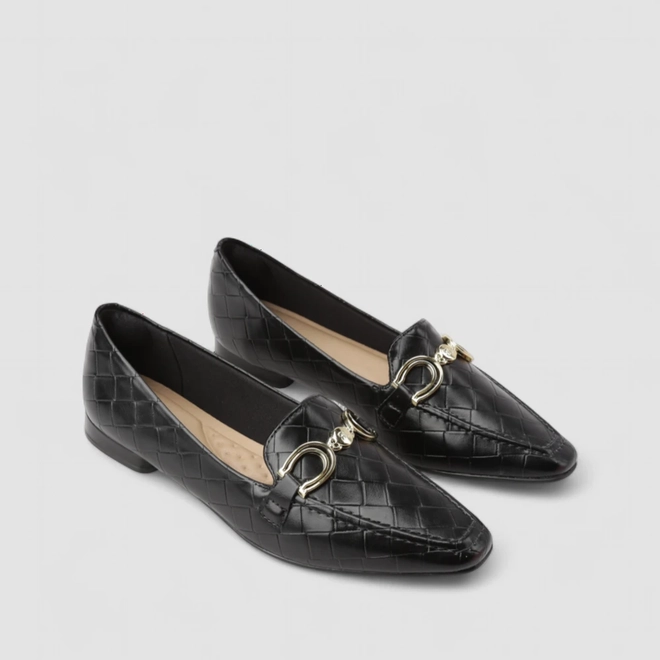 Mocassim Feminino Sua Cia Enfeite Metalizado Trama Preto