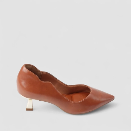 Scarpin Feminino Bebecê Salto Dourado Recorte Estilizado Caramelo