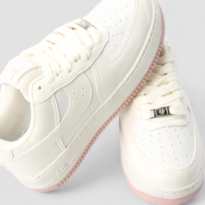 Tênis Casual Feminino Vanscy Pesfuros Recorte Verniz Branco