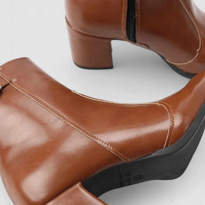 Ankle Boot Feminina Penélope Salto Bloco Fivela Caramelo
